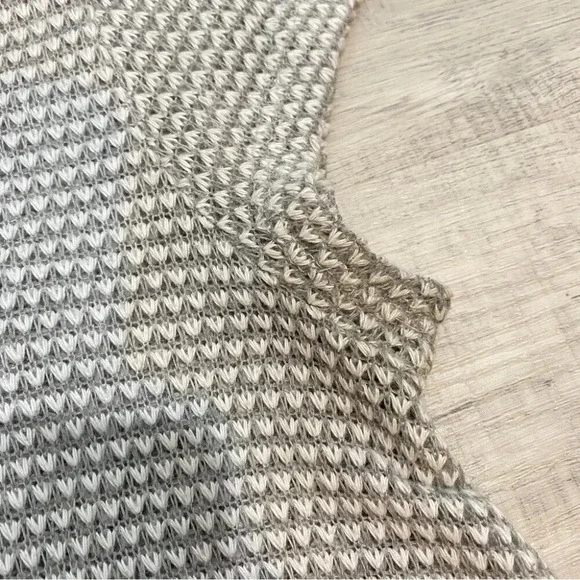 Rolla Coaster Y2K Light Grey Lace Knit Crop Top Size S - Picture 13 of 15